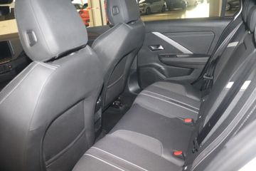 Fotografie 7 des Opel Astra Sports Tourer 1.2 Turbo Automatik GS