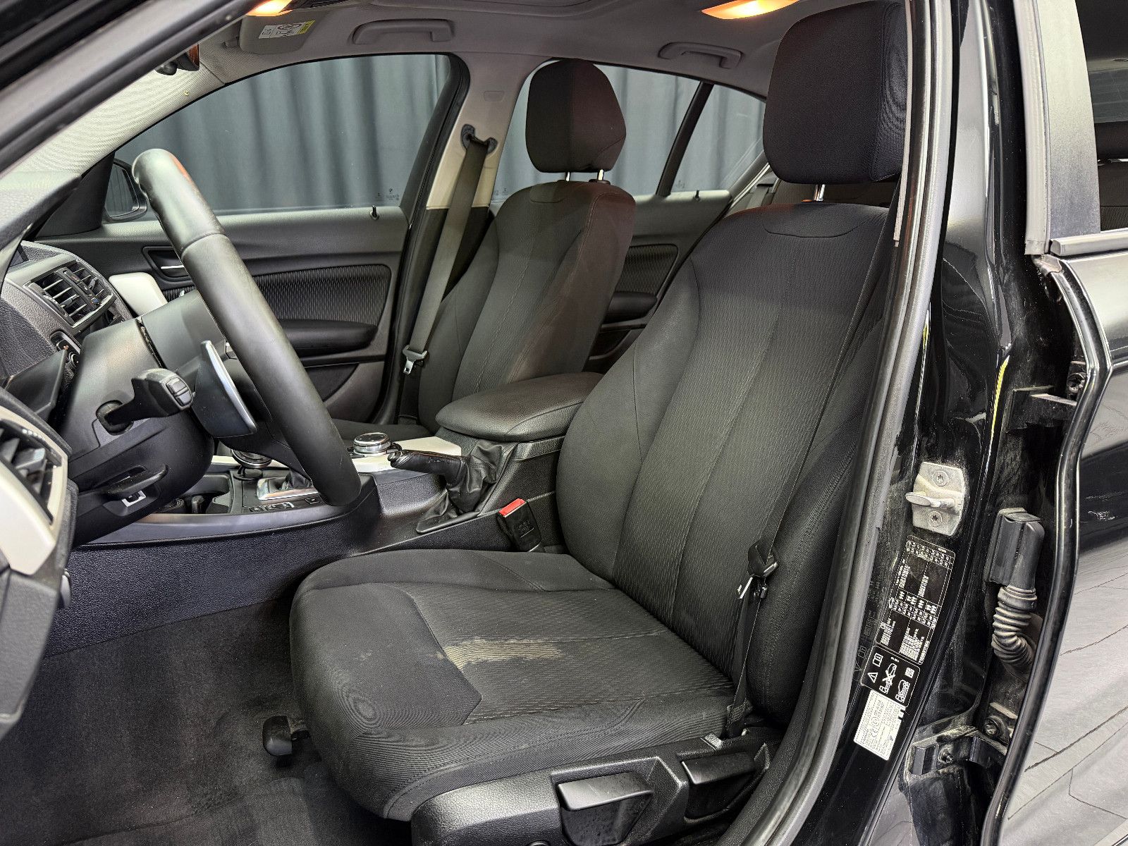 Fahrzeugabbildung BMW 120d xDrive Advantage|AUTOMATIK|HIFI|PDC|PANO|NA