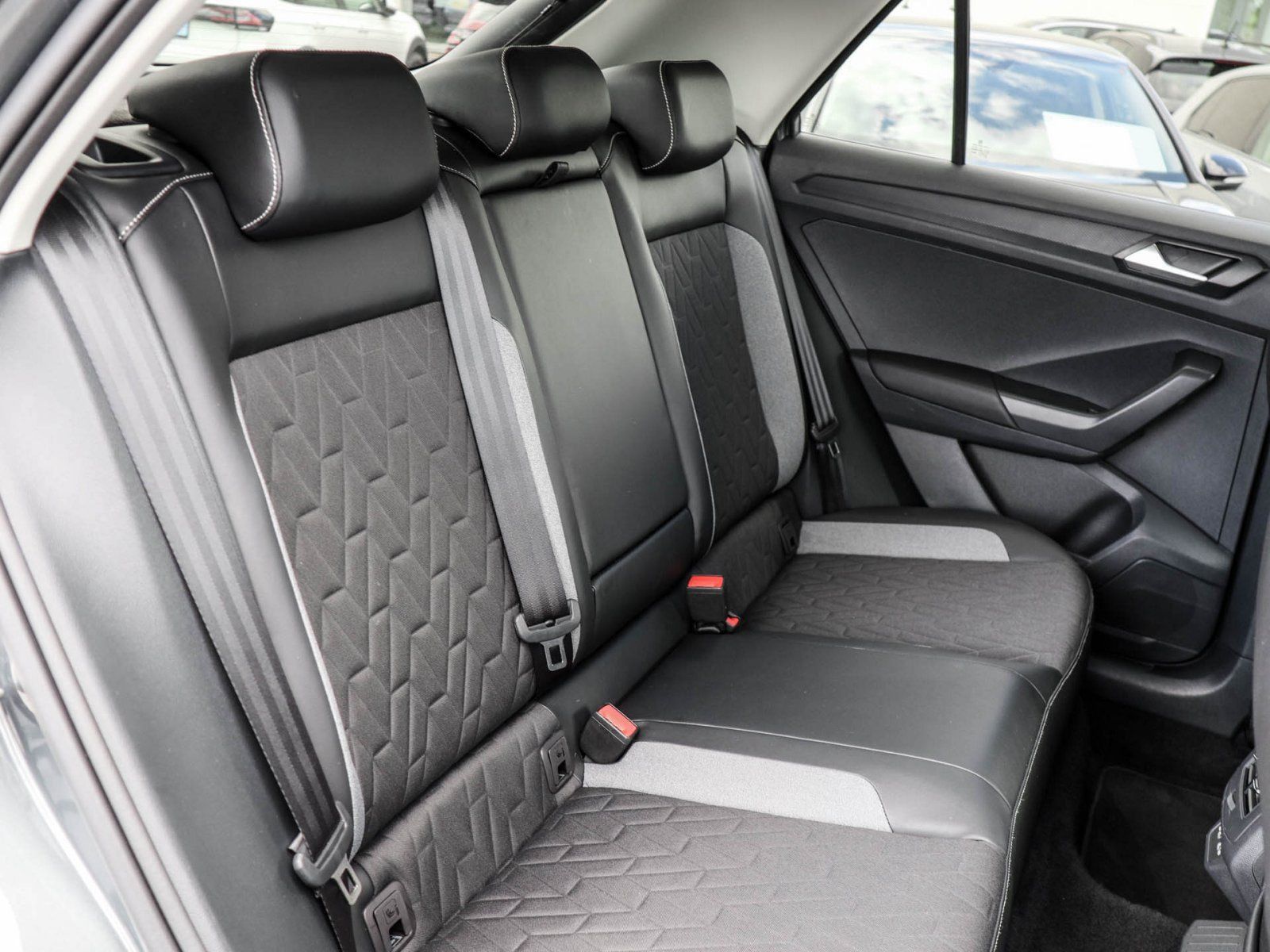 Volkswagen T-Roc - Bild 4
