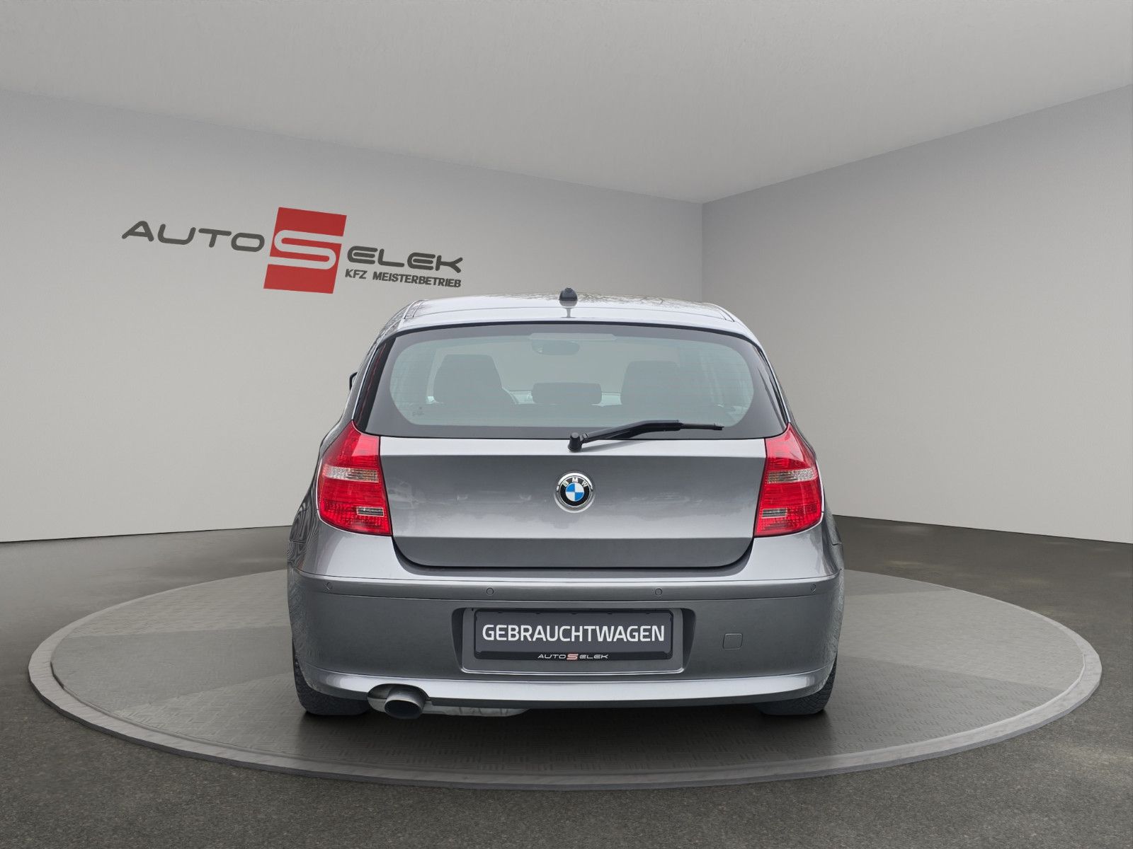 Fahrzeugabbildung BMW 118i 1 Limousine PDC+SHZ+TEMPOMAT+KLIMA