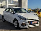 Hyundai i20 YES! Plus *AUTOMATIK*KAMERA*TÜV NEU* - Hyundai i20 YES!-Plus mit Benzin-Antrieb