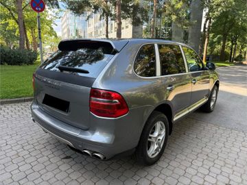 Porsche Cayenne - 5