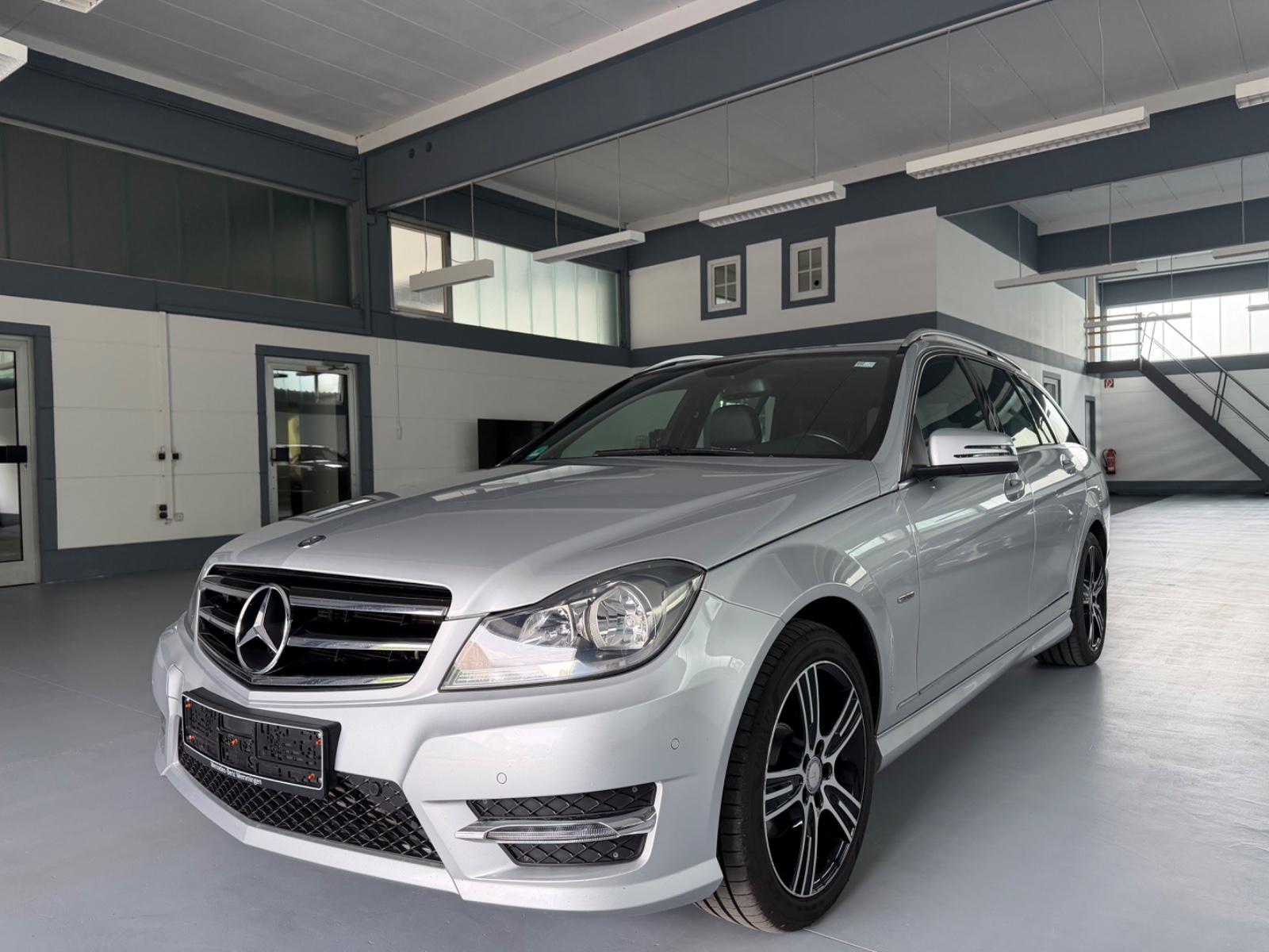 Mercedes-Benz C 200 AMG-PAKET *AUTOMATIK*NAVI*HARMAN/KARDON*