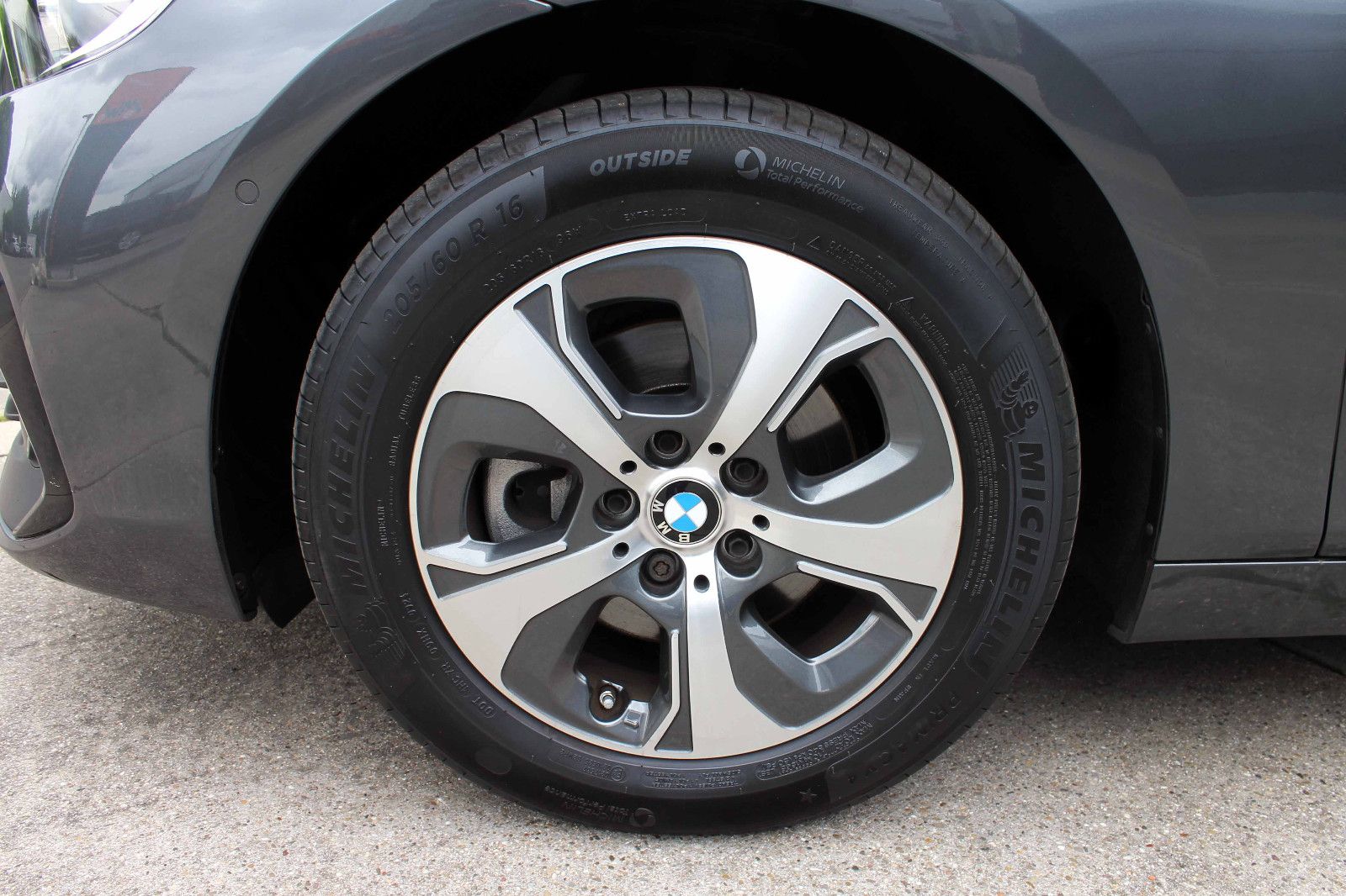 Fahrzeugabbildung BMW 216d Gran Tourer Steptr. HUD NAV ACC KAM PDC BT