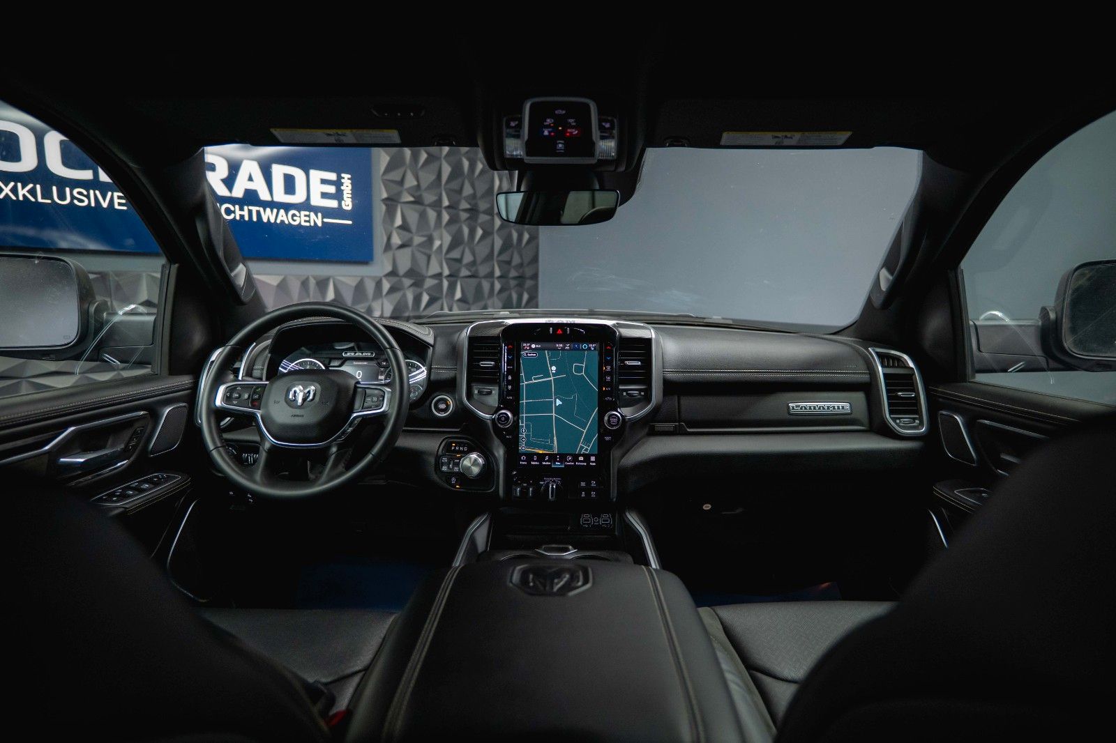 Fahrzeugabbildung Dodge RAM 5.7 V8 HEMI 4x4 OFFROAD Night LARAMIE 19%