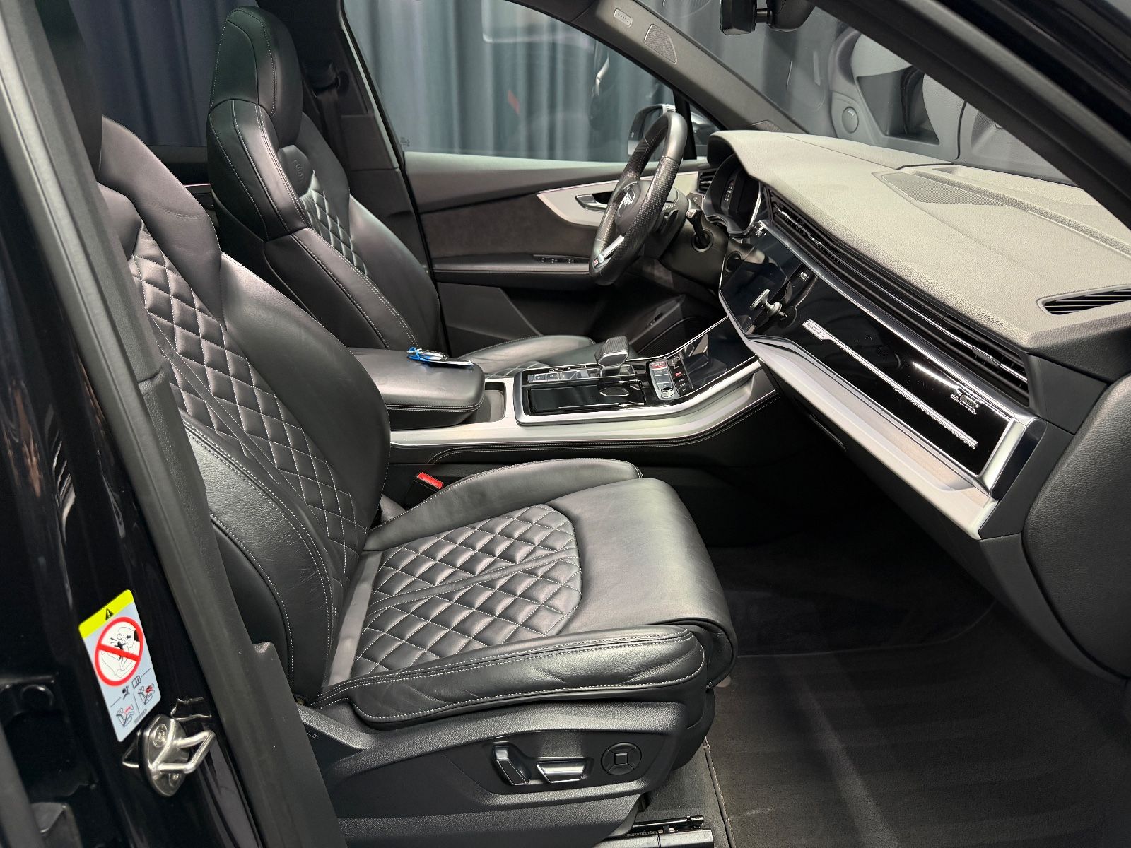 Fahrzeugabbildung Audi SQ7 4.0 TDI quattro|3D BANG&OLUFSEN|PANORAMA|AHK