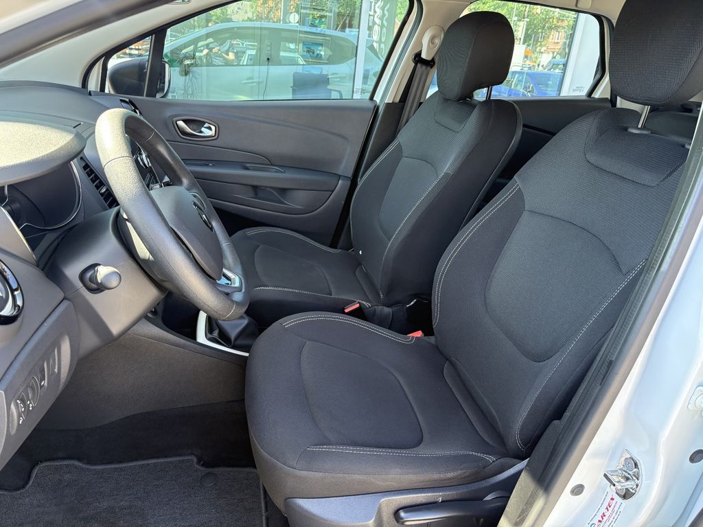 RENAULT Captur - Bild 8