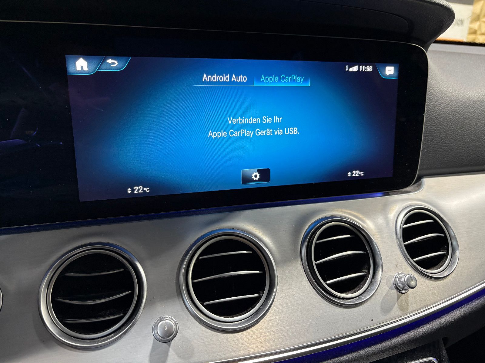 Fahrzeugabbildung Mercedes-Benz E 220 T-Modell d/NAVI/KAMERA/APPLE/AMBIENTE/ACC