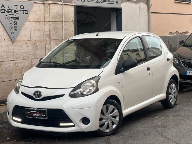 Toyota TOYOTA AYGO 1.0 CONNECT 5P 2013