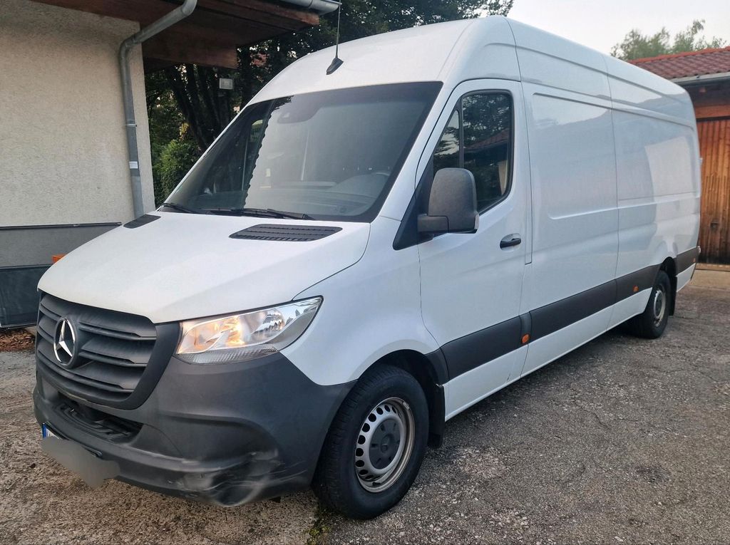 Image of Mercedes-Benz Sprinter