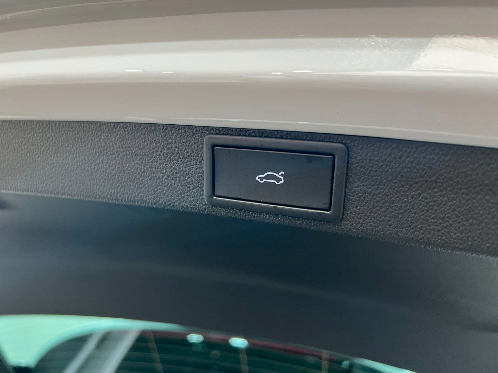 Fahrzeugabbildung SKODA Octavia 2.0 TDI 110kW DSG Selection Combi