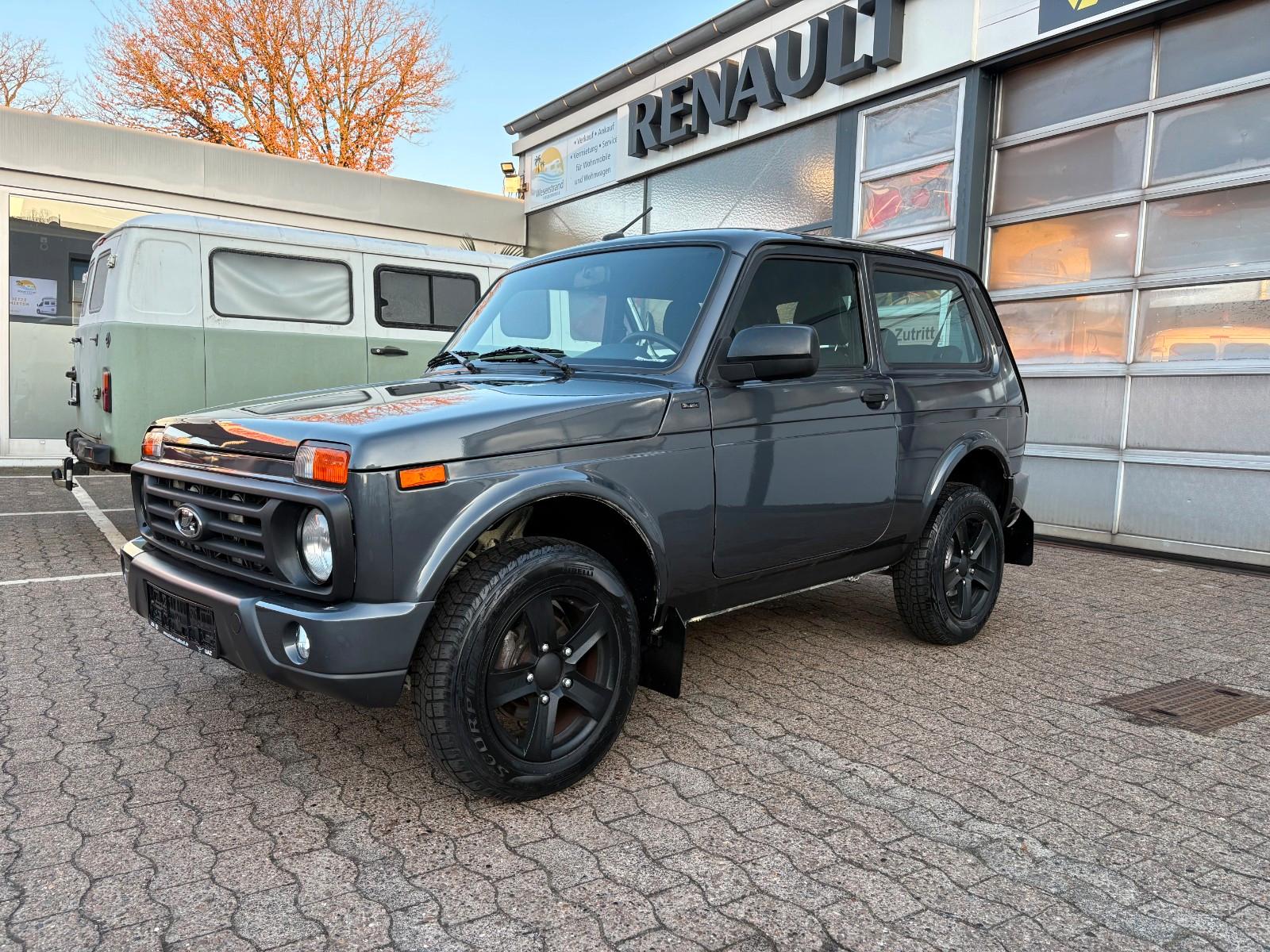Lada Niva 4X4 Urban Black, Mike Sanders