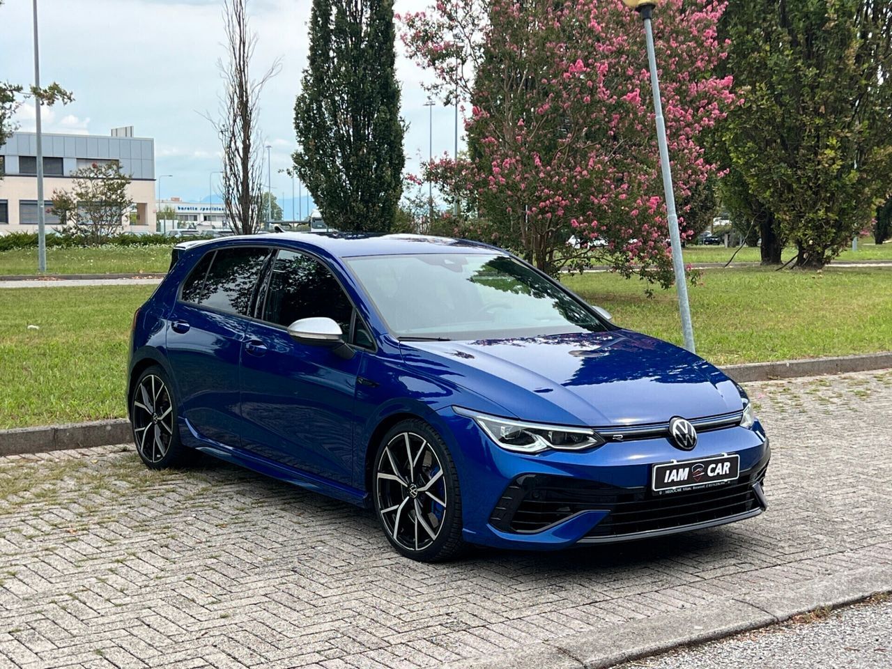Volkswagen Golf 8 R 2.0 TSI DSG 4Motion AKRAPOVI imagem 2