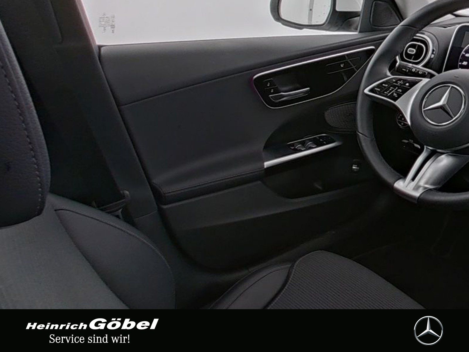 Fahrzeugabbildung Mercedes-Benz C 180 T AVANTGARDE+DISTRONIC+PANO+KAMERA+CARPLAY