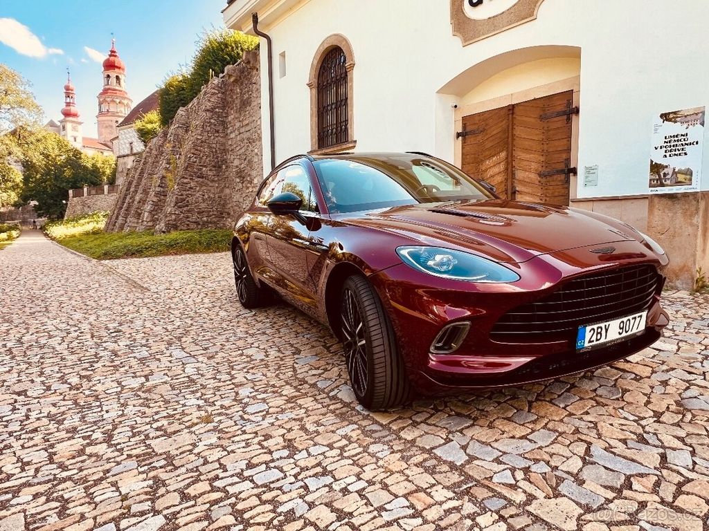 Image of Aston Martin DBX