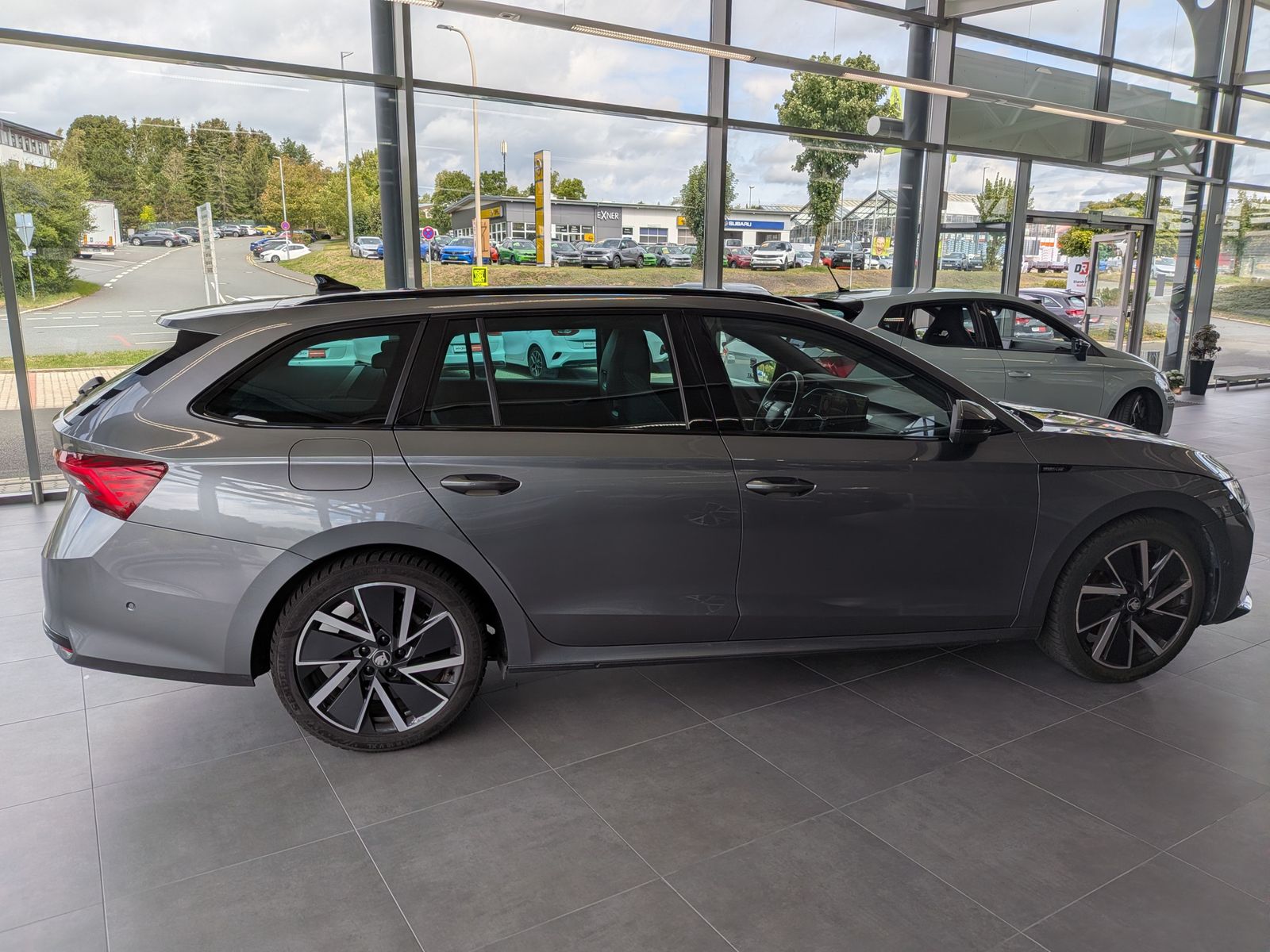 Fahrzeugabbildung SKODA Octavia 1.5 TSI Sportline Pano Matrix AHK 5J-Gar