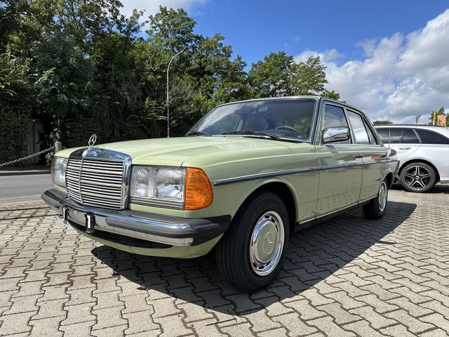 Mercedes-Benz 250 W123 Traumzustand! TÜV/AU 07.2026