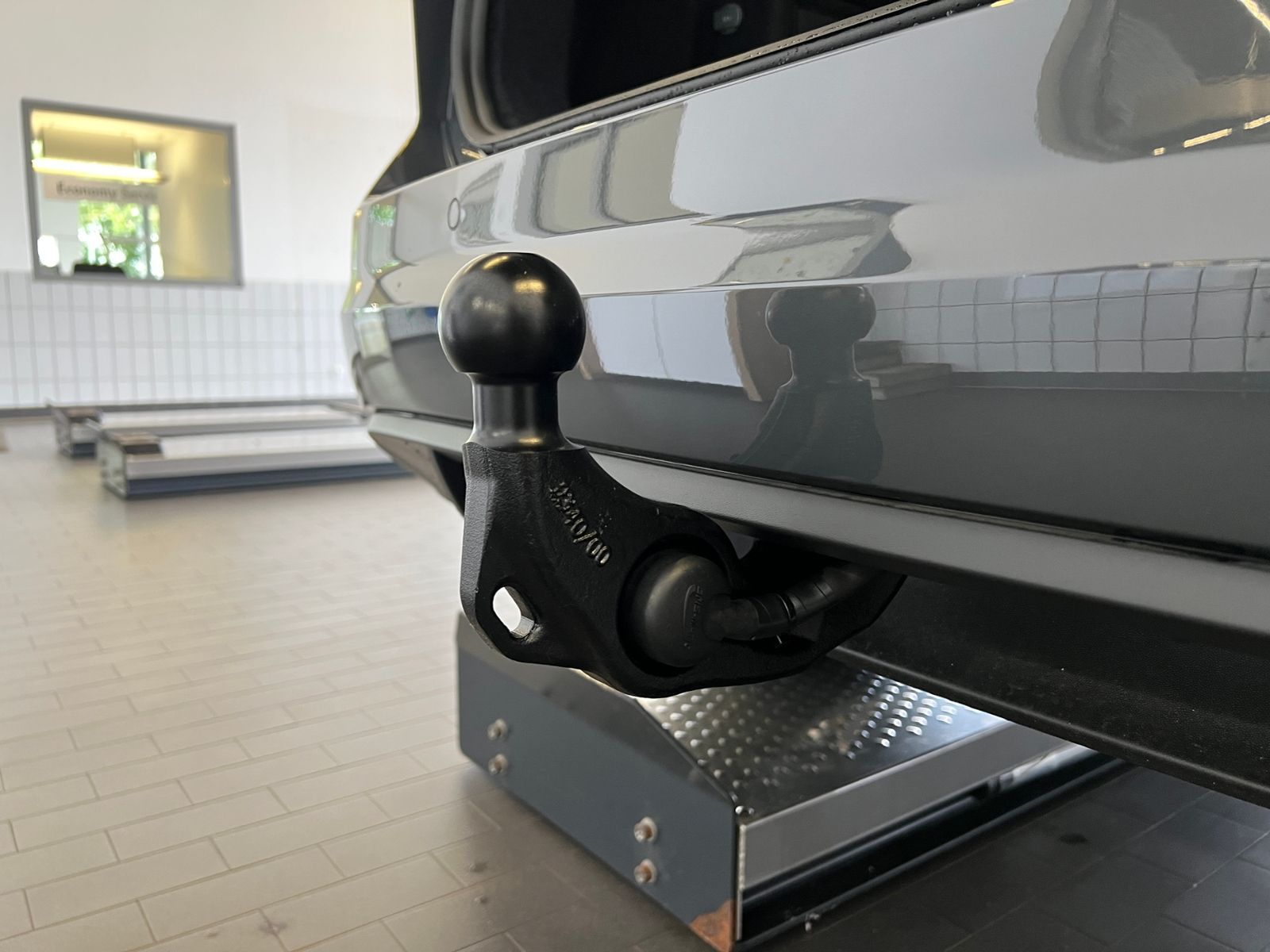 Fahrzeugabbildung Volkswagen Touran Comfortline 1.5 TSI DSG *LED, AHK, 7-Sitz