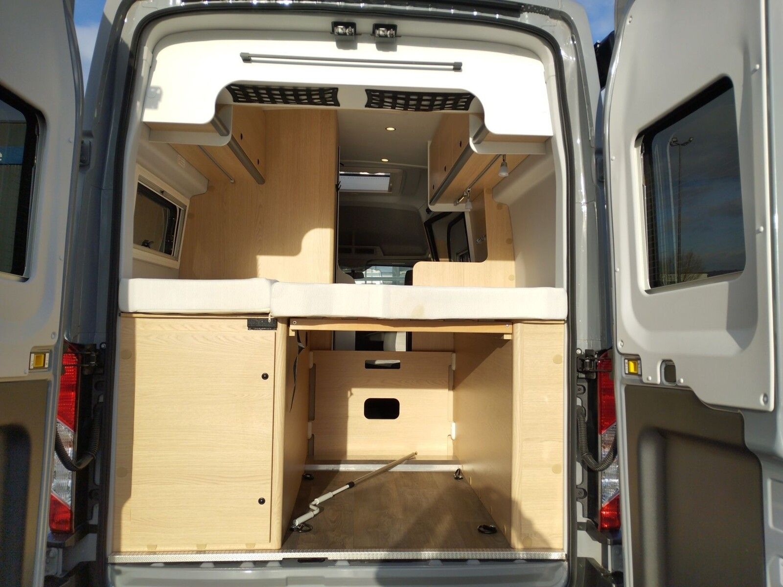 Fahrzeugabbildung Sunlight Cliff 4x4 590 Markise,Radio,RK