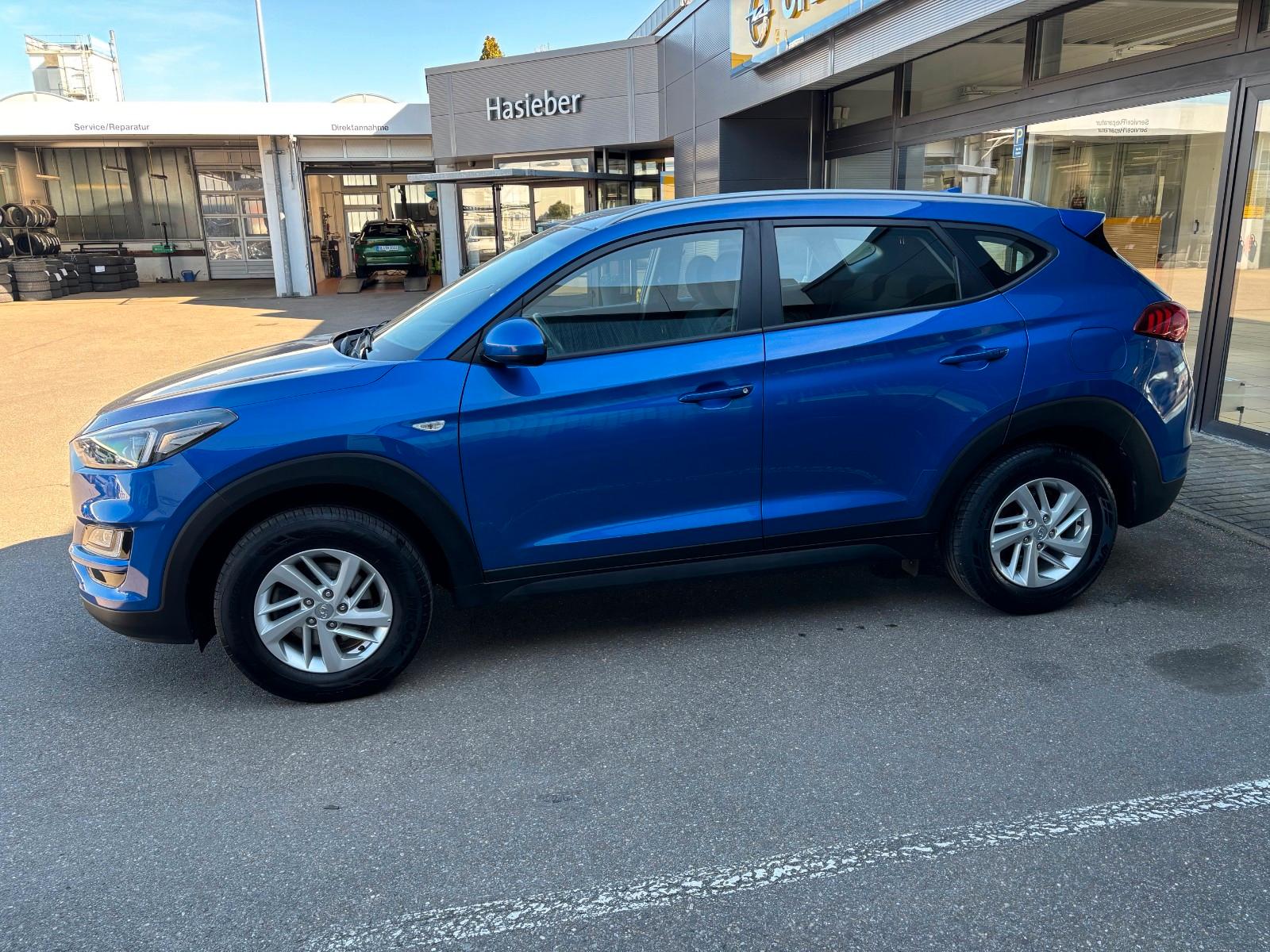 Hyundai Tucson blue Advantage 2WD