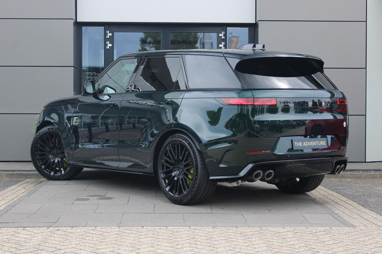 Land Rover Range Rover Sport 4.4 P635 SV Carbon | Ceramic-B imagem 3
