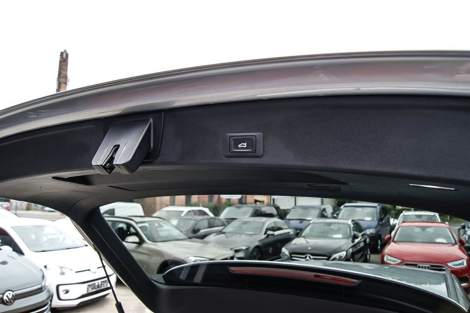 Fahrzeugabbildung Audi A4 Avant 14TFSI S-Tronic NAVI XENON ANHÄNGERKPLG