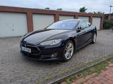 Tesla Model S 85 - Kostenlos Laden - Tesla Model S: 85