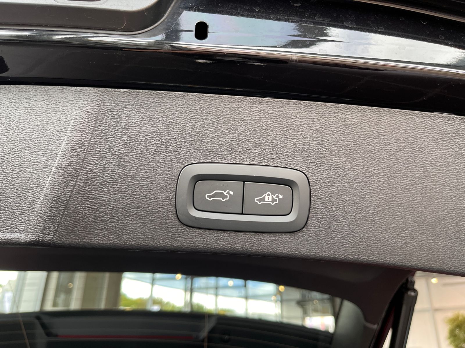 Fahrzeugabbildung Volvo XC40 Ultra Dark PANO AHK 21" 360° KAM