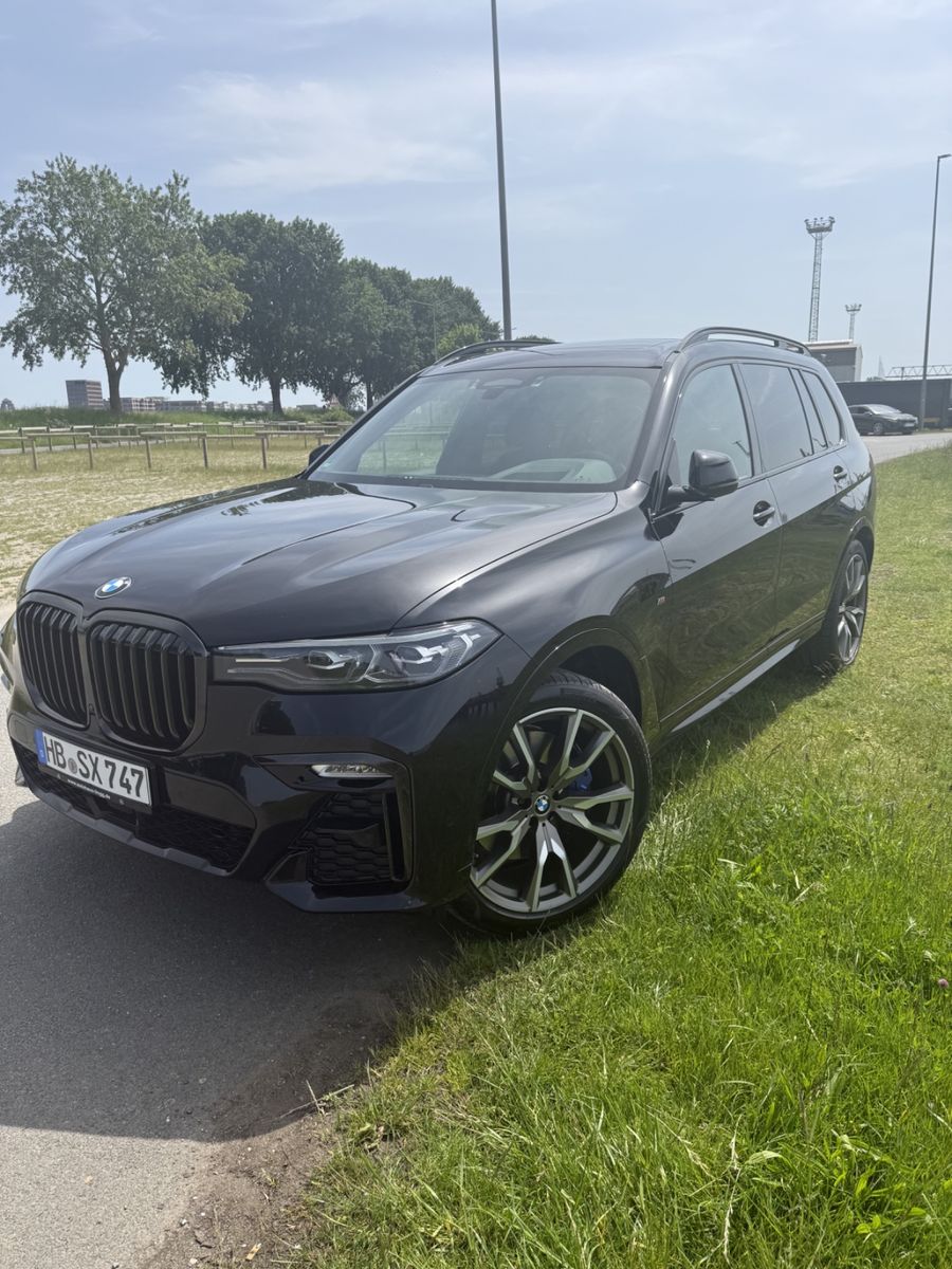 BMW X7 M50d STANDHZ/HEAD-UP/360/PANO/SKY-LO/HARMAN