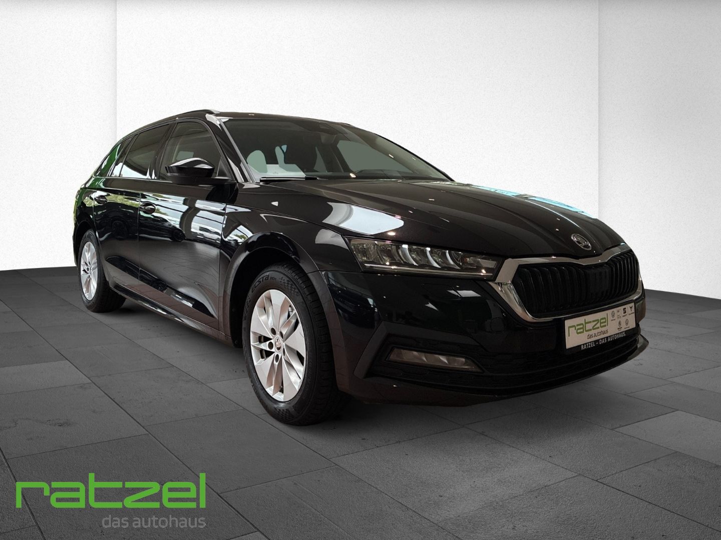 Fahrzeugabbildung SKODA Octavia Combi 2.0 TDI Ambition AHK Navi Digitale