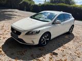 Volvo V40 D3 R-Design - Volvo V40 mit Diesel-Antrieb: Kombi, R Design