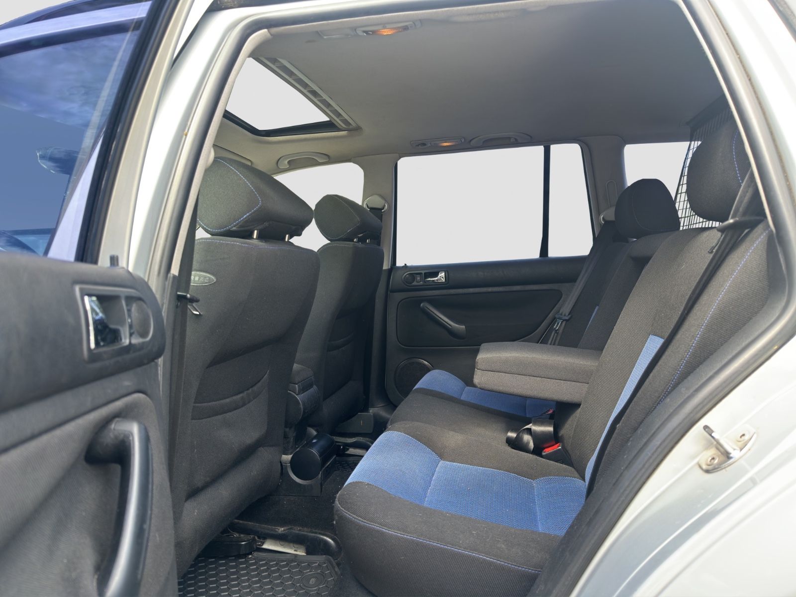 Fahrzeugabbildung Volkswagen Golf IV Variant Highline/Schiebed./AHK/TÜV01.28