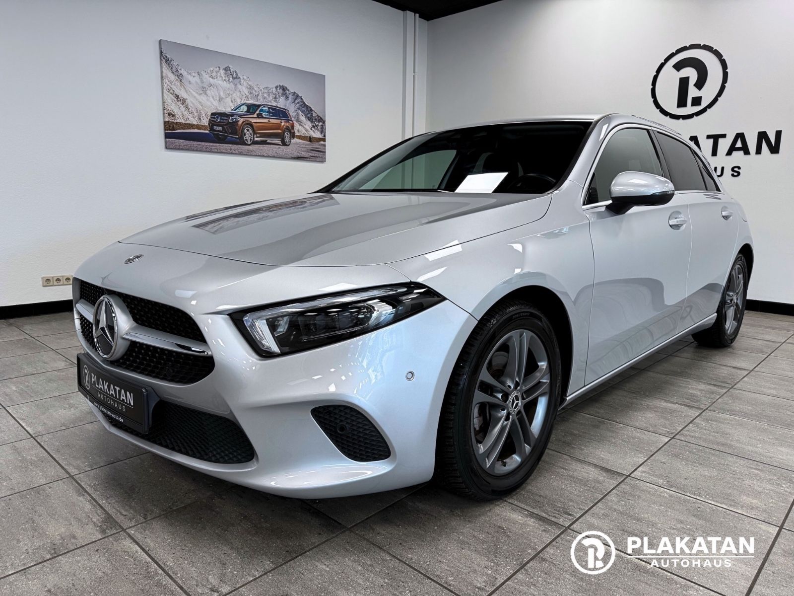 MERCEDES-BENZ A 200 Assist LED Kamera 360 Burmester 1Hand