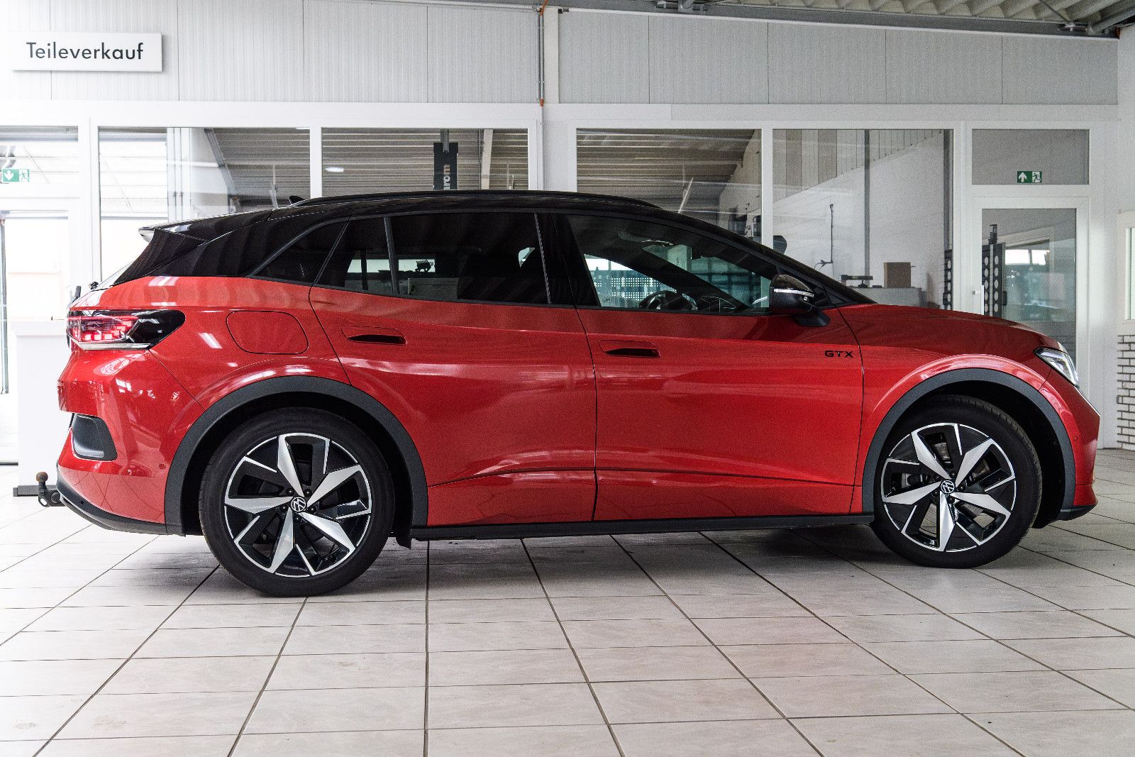Fahrzeugabbildung Volkswagen ID.4 250 GTX 4Motion IQ-LED+AHK+E-SITZE+PANO+HuD
