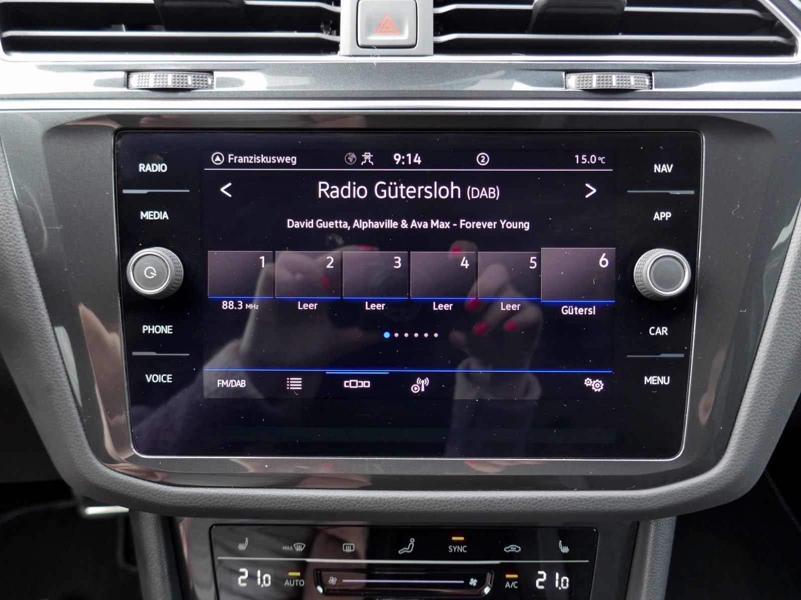 Fahrzeugabbildung Volkswagen Tiguan R-Line 1.5 TSI DSG | LED RFK ACC Navi