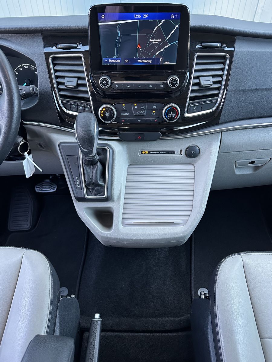 Fahrzeugabbildung Ford Tourneo Custom 320 L2H1 Titanium NAV+XEN+KAMERA