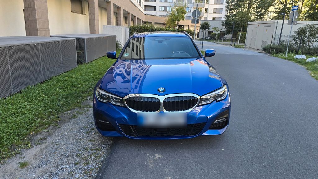 Image of BMW 330