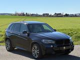 BMW X5 M50d/Pano/HUD/HK/360°/Softcl./ - BMW X5 M50 aus 2013