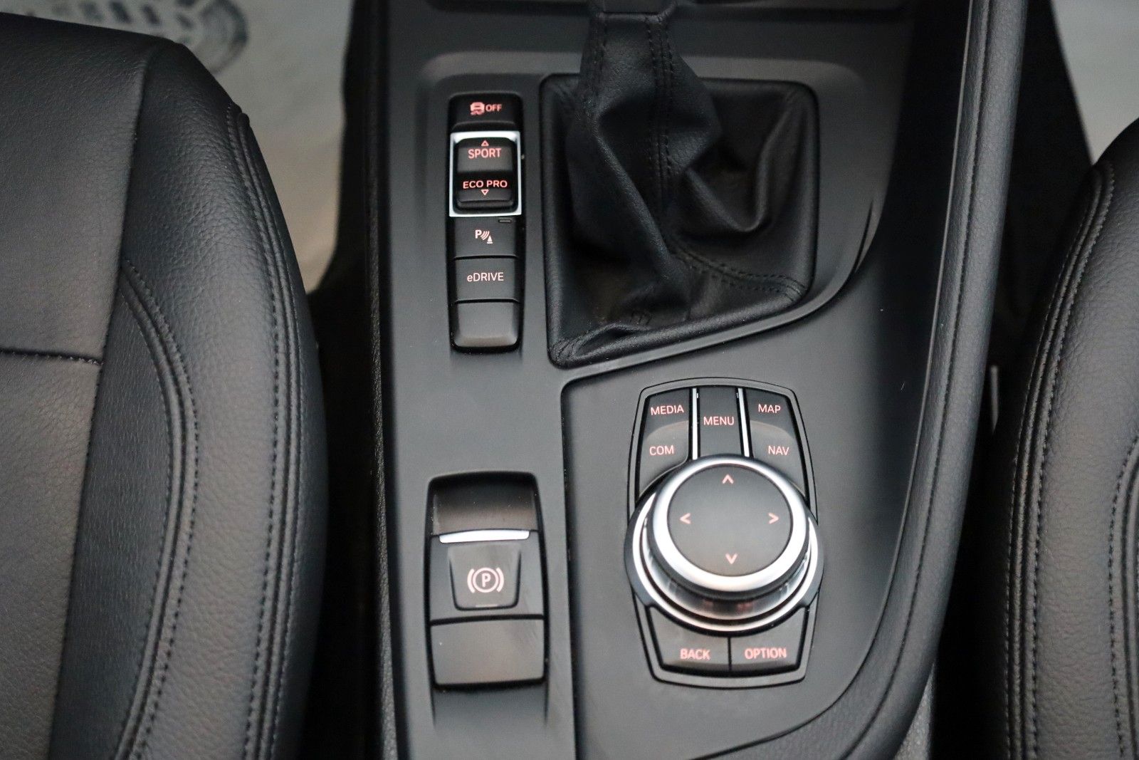 Fahrzeugabbildung BMW X1 xDrive 25 e Advantage,Leder,Navi,Pano,HUD,AHK
