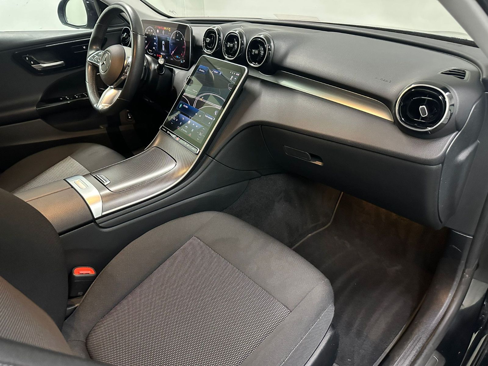Fahrzeugabbildung Mercedes-Benz C 220 d T Autom. *HUD*AHK*MIDLINE*KAMERA*KEYLESS