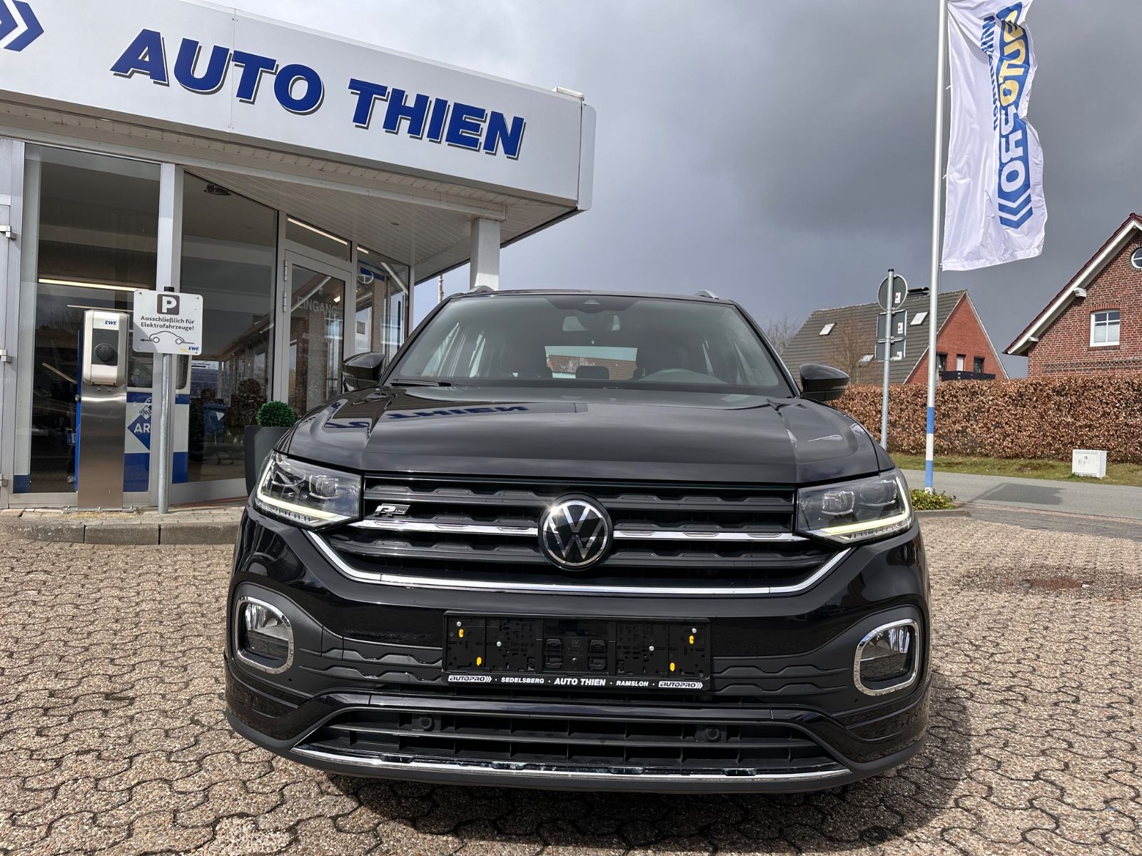 Fahrzeugabbildung Volkswagen T-Cross Style R Line 1.5 TSI DSG LED/Navi/ACC/AP