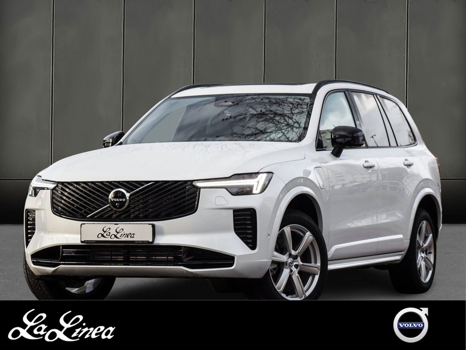 Volvo XC90 T8 Recharge AWD Ultra Dark Reskin NP: 105.9
