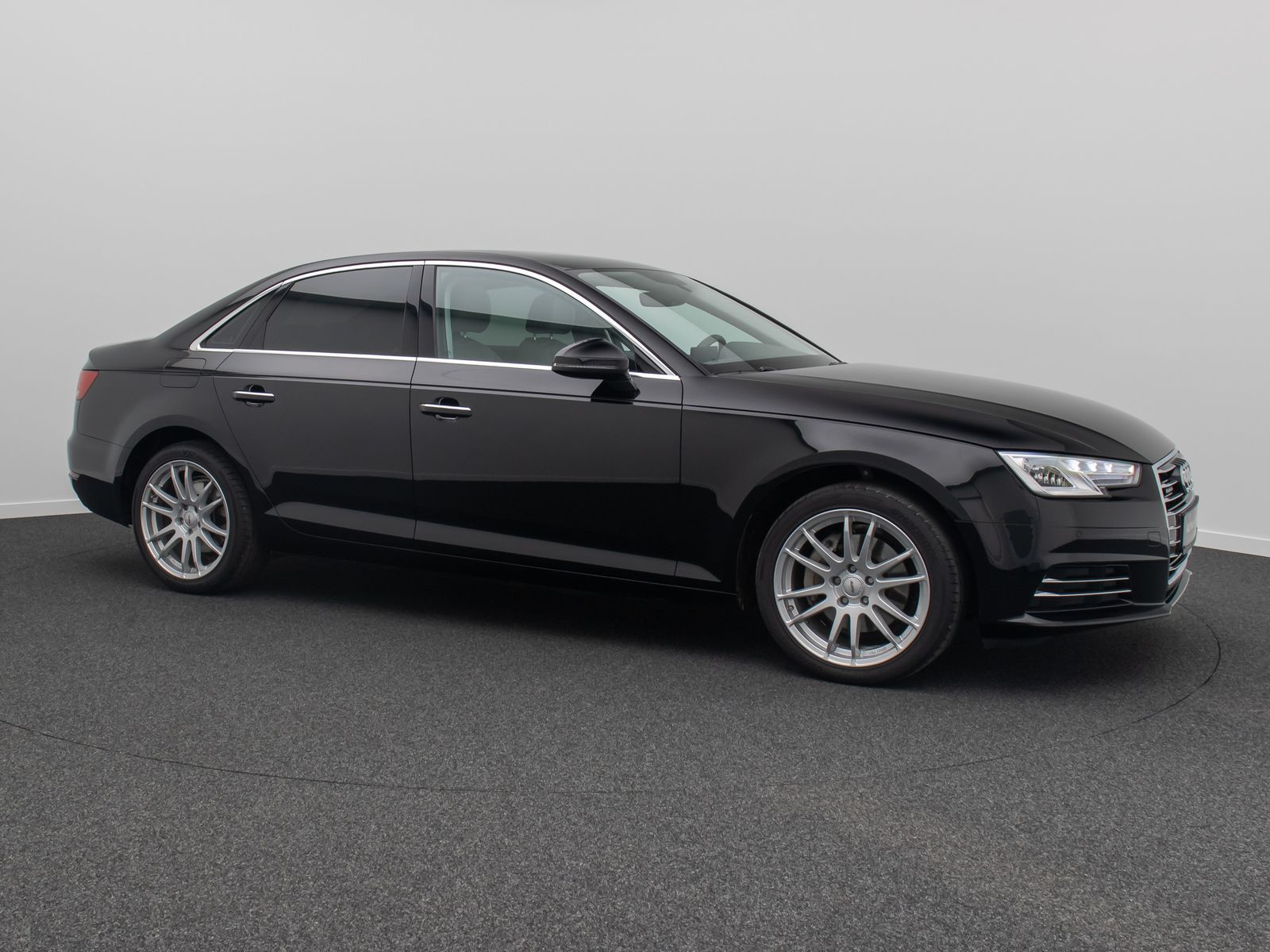 Fahrzeugabbildung Audi A4 quattro design Xenon PDC GSD Limit HiFi 18LM