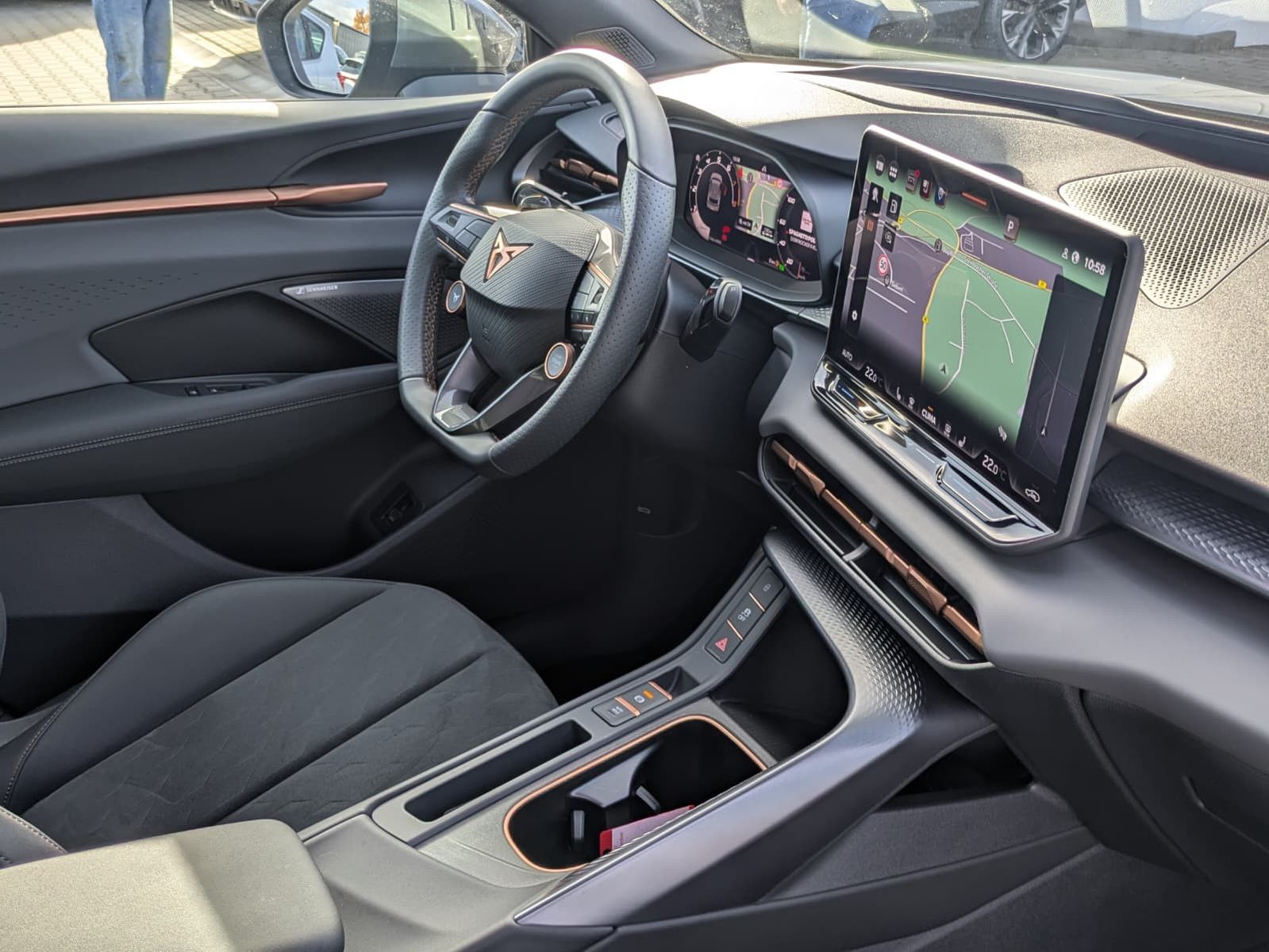 Fahrzeugabbildung CUPRA Terramar 2.0 TSI 4D VZ HUD*MATRIX*PANO*DCC*20"