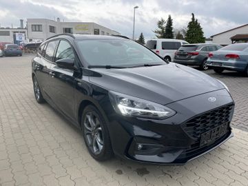 Fahrzeugabbildung Ford Focus ST-Line  LED, elek. Heckkl., Abstandstemp.