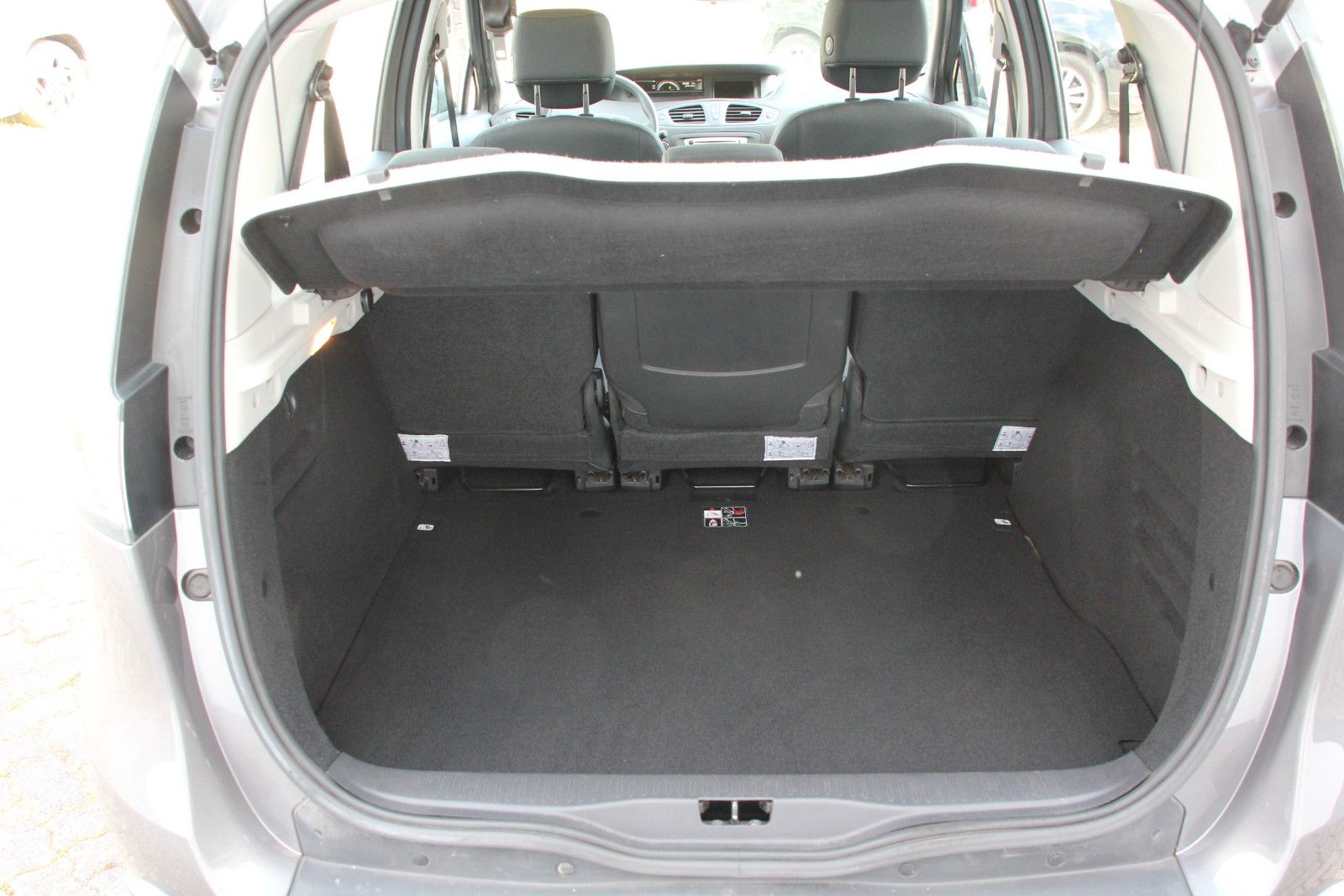 Fahrzeugabbildung Renault Scenic III TomTom Edition