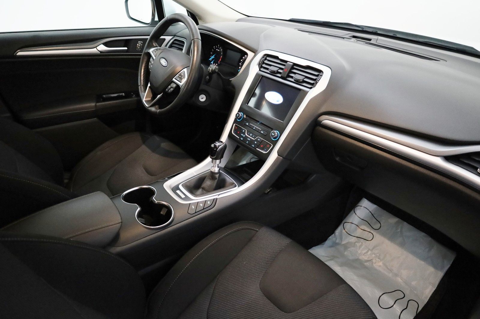 Fahrzeugabbildung Ford Mondeo Lim. Trend Navi,SH,PDC,SR+WR