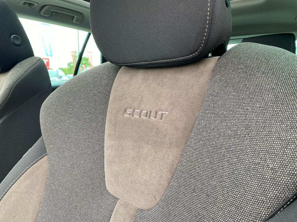 Fahrzeugabbildung SKODA Octavia Combi 2.0 TDI DSG 4x4 Scout