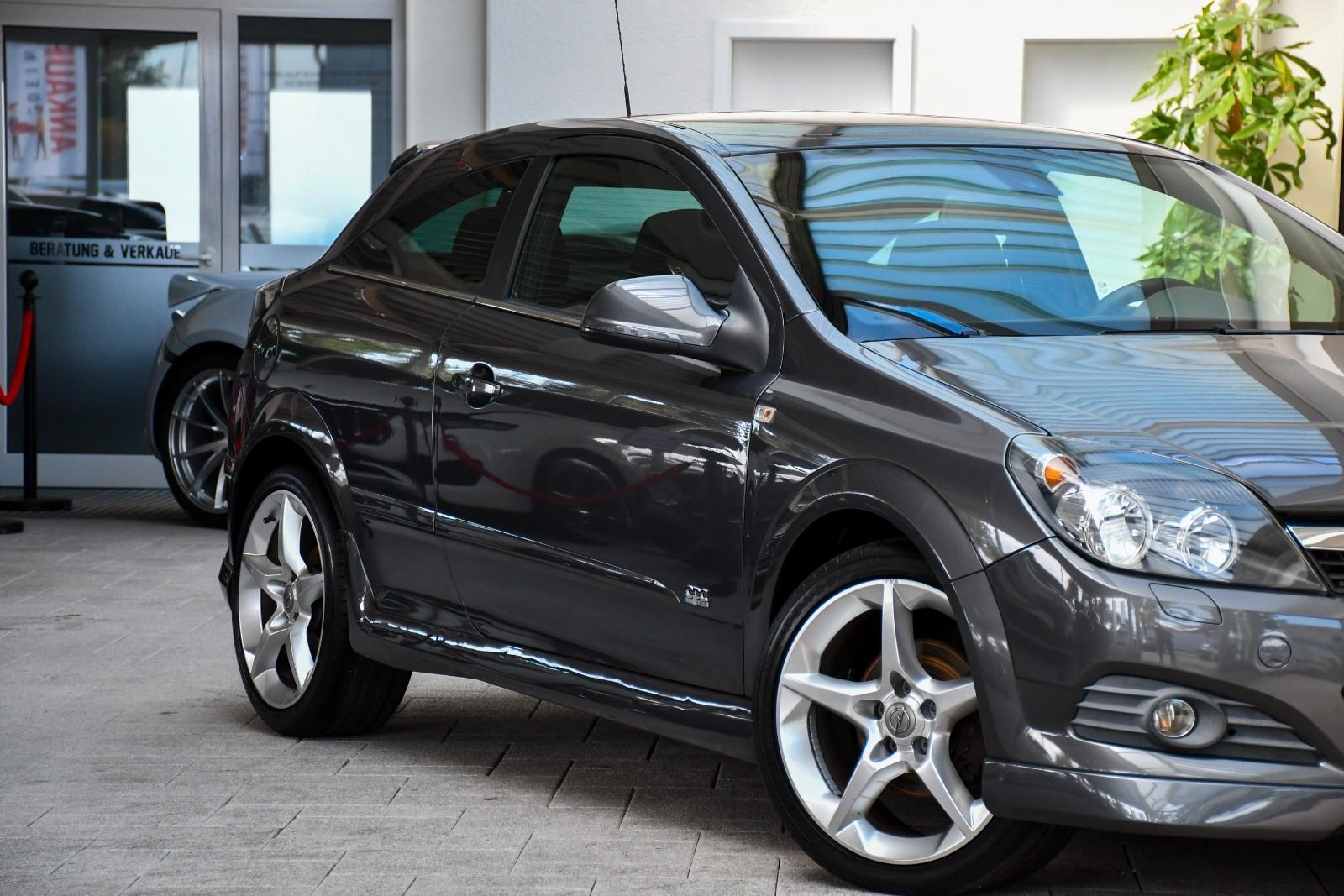 Opel Astra GTC 1.8 140 ch • Pack OPC Line • Jantes 18" • Sièges sport chauffants