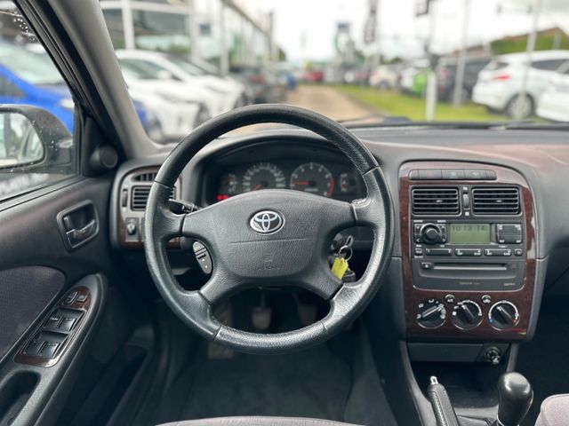 Toyota Avensis  1.8 Linea Sol